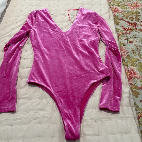 Pink velvet bodysuit - Picture 3 of 3